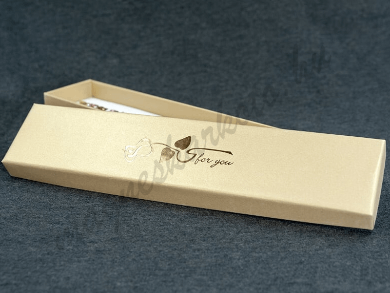 Karlánc díszdoboz - arany-arany